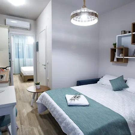 Elia Apartment *